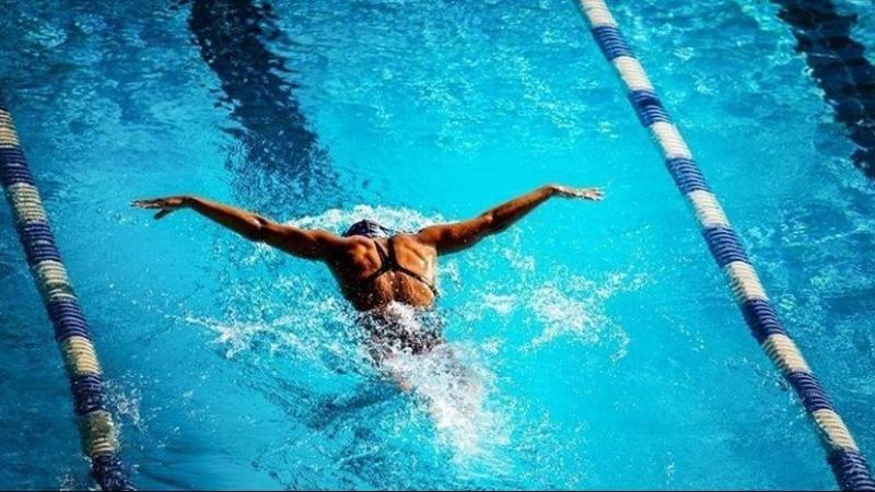Come cambia il fisico delle donne che fanno nuoto?